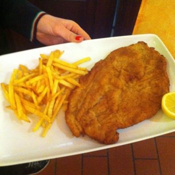 Cotoletta alla milanese con patatine - Pizzeria con cucina ...